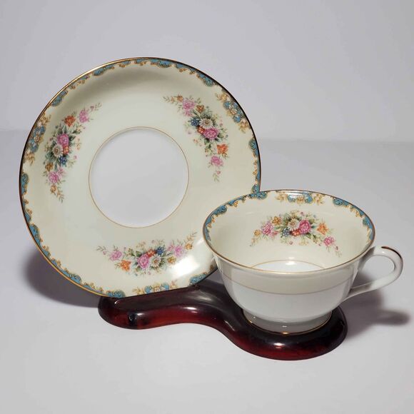 Noritake Teacup and Saucer Pink Blue White Flowers Occupied Japan Vintage - Picture 1 of 7